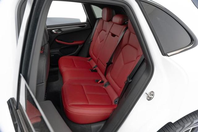 Photo of 2025 White Porsche Macan