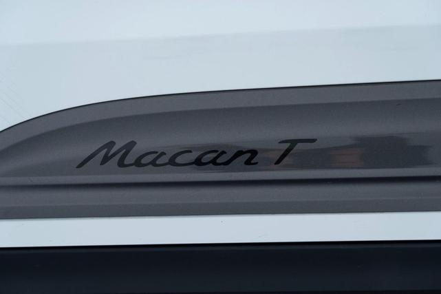 Photo of 2024 White Porsche Macan