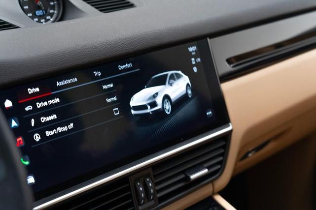 Photo of 2022 Moonlight Blue Metallic Porsche Cayenne