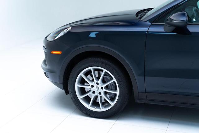 Photo of 2022 Moonlight Blue Metallic Porsche Cayenne