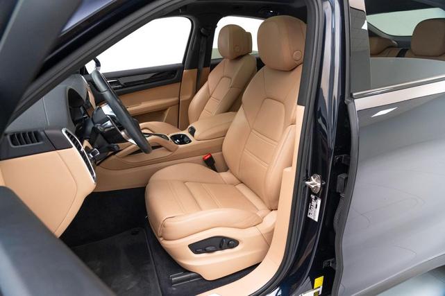 Photo of 2022 Moonlight Blue Metallic Porsche Cayenne