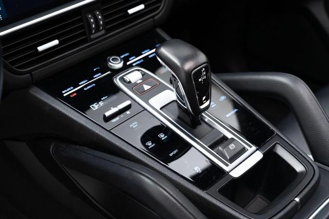 Photo of 2020 Quartzite Grey Metallic Porsche Cayenne