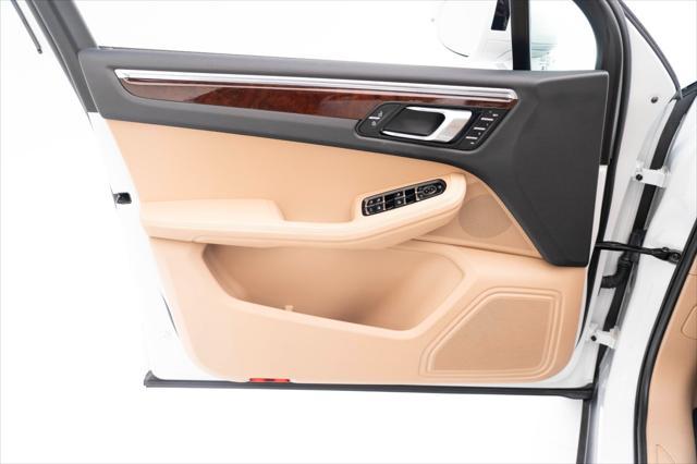 Photo of 2023 Carrara White Metallic Porsche Macan