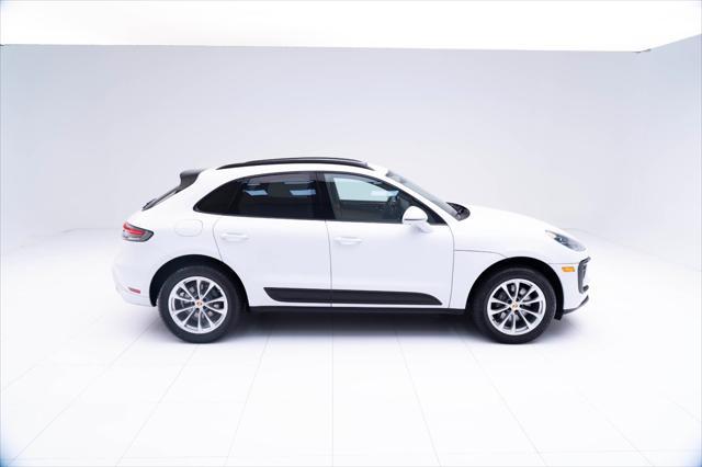 Photo of 2023 Carrara White Metallic Porsche Macan