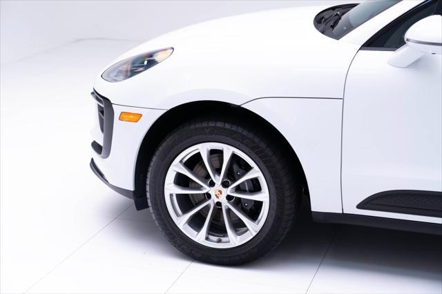 Photo of 2023 Carrara White Metallic Porsche Macan