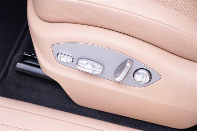 Photo of 2023 Carrara White Metallic Porsche Macan