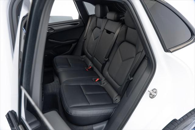 Photo of 2024 Carrara White Metallic Porsche Macan