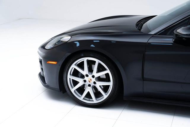 Photo of 2024 Black Porsche Panamera