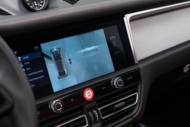 Photo of 2025 Carrara White Metallic Porsche Macan