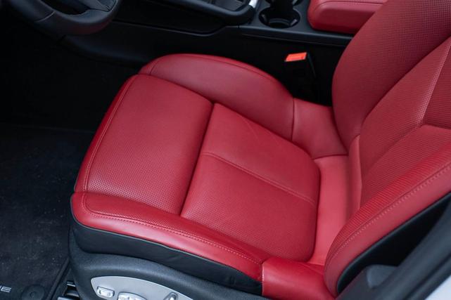 Photo of 2025 Carrara White Metallic Porsche Macan
