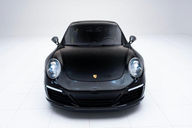 Photo of 2019 Black Porsche 911