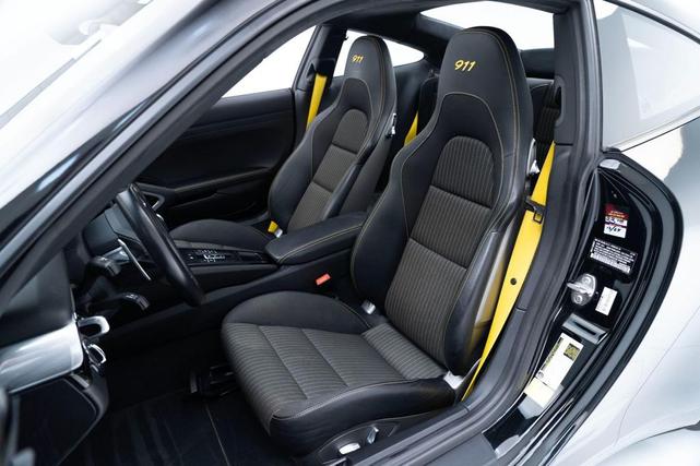 Photo of 2019 Black Porsche 911
