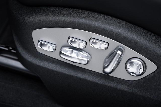 Photo of 2025 Volcano Grey Metallic Porsche Macan