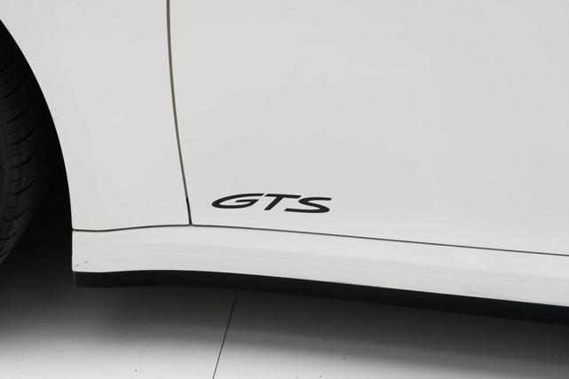 Photo of 2024 White Porsche 911