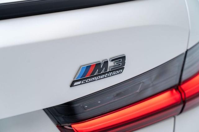 Photo of 2025 Frozen Brilliant White Metallic BMW M3