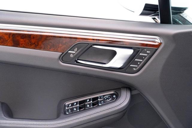 Photo of 2025 Carrara White Metallic Porsche Macan