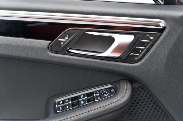 Photo of 2024 Papaya Metallic Porsche Macan