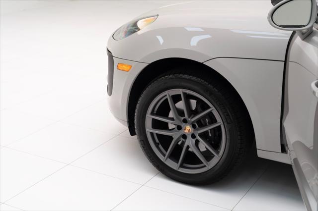 Photo of 2024 Chalk Porsche Macan