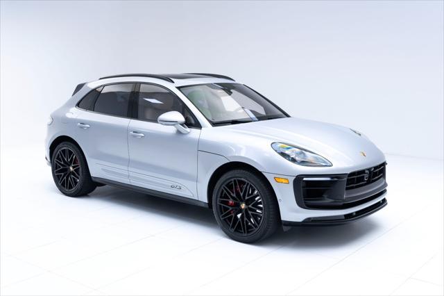 Photo of 2025 Dolomite Silver Metallic Porsche Macan