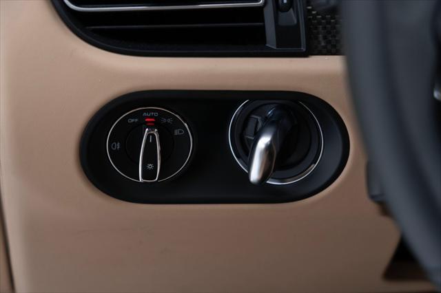 Photo of 2025 Dolomite Silver Metallic Porsche Macan