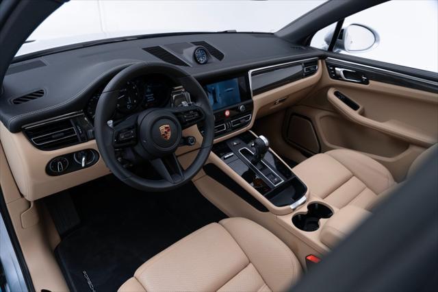 Photo of 2025 Dolomite Silver Metallic Porsche Macan