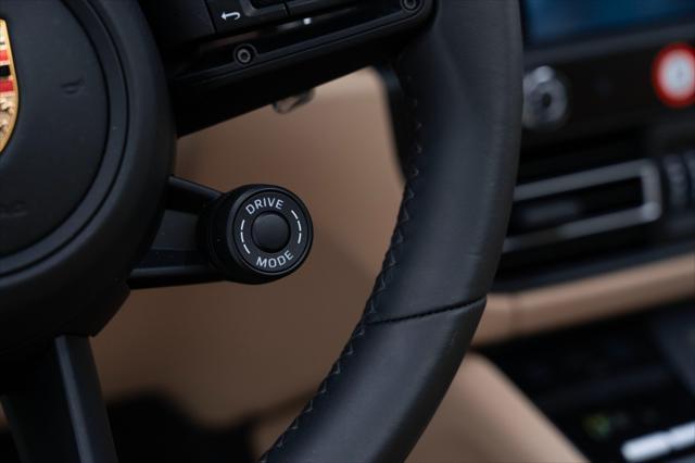 Photo of 2025 Dolomite Silver Metallic Porsche Macan