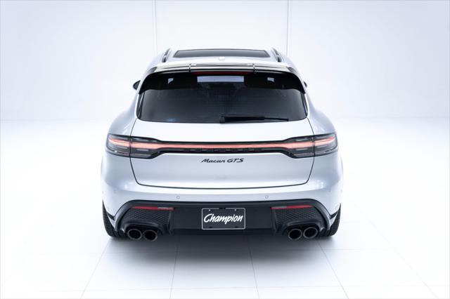 Photo of 2025 Dolomite Silver Metallic Porsche Macan