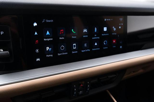 Photo of 2024 Arctic Grey Porsche Cayenne