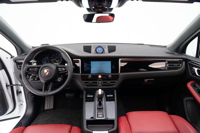 Photo of 2025 Carrara White Metallic Porsche Macan
