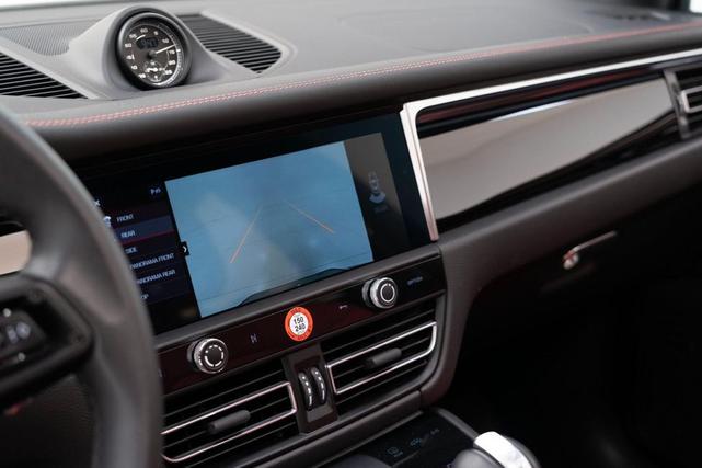 Photo of 2025 Carrara White Metallic Porsche Macan