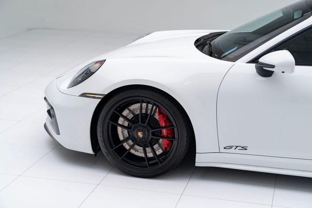 Photo of 2022 White Porsche 911