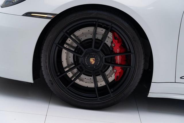 Photo of 2022 White Porsche 911