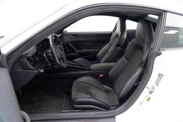 Photo of 2022 White Porsche 911