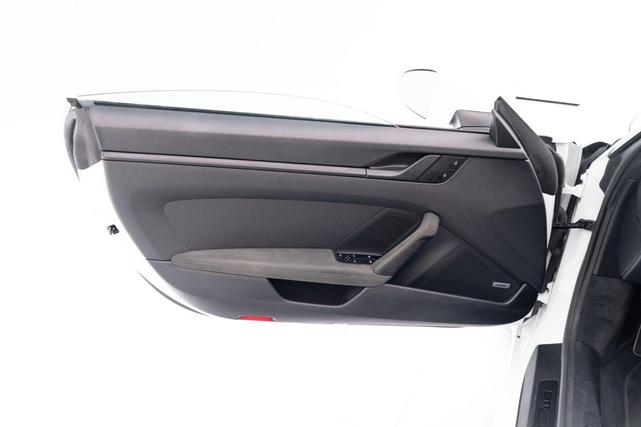Photo of 2022 White Porsche 911