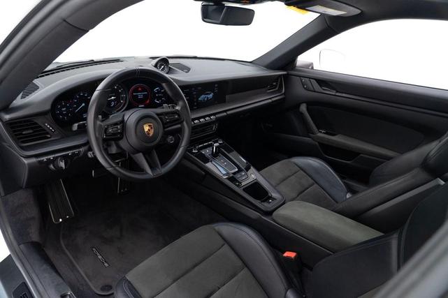 Photo of 2022 White Porsche 911
