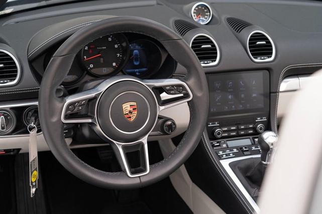 Photo of 2025 Aventurine Green Metallic Porsche 718 Boxster