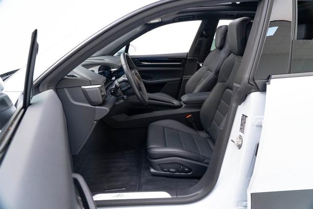 Photo of 2024 Ice Grey Metallic Porsche Macan