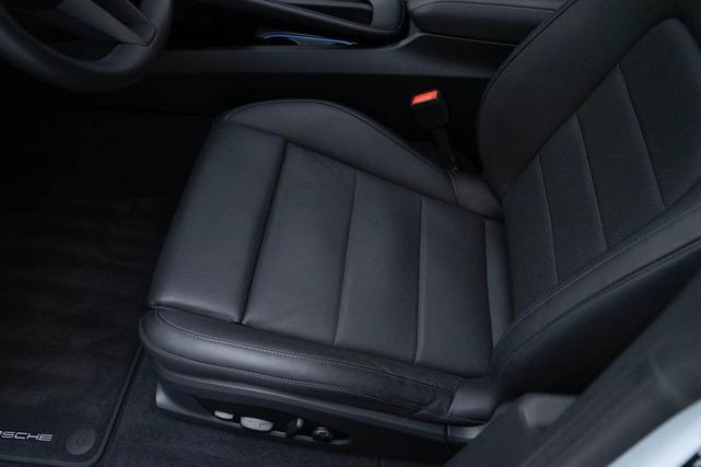 Photo of 2024 Ice Grey Metallic Porsche Macan