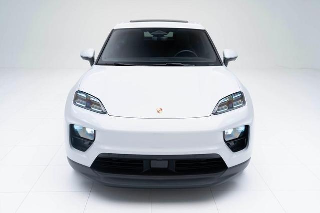 Photo of 2024 Ice Grey Metallic Porsche Macan