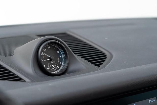 Photo of 2022 Dolomite Silver Metallic Porsche Macan