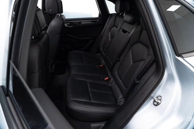 Photo of 2022 Dolomite Silver Metallic Porsche Macan