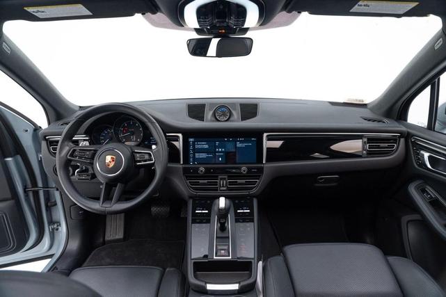 Photo of 2022 Dolomite Silver Metallic Porsche Macan
