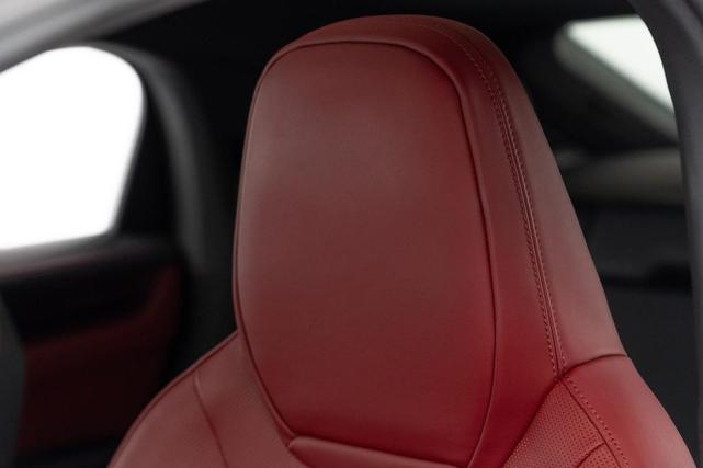 Photo of 2022 Quartzite Grey Metallic Porsche Cayenne