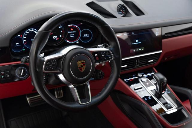 Photo of 2022 Quartzite Grey Metallic Porsche Cayenne
