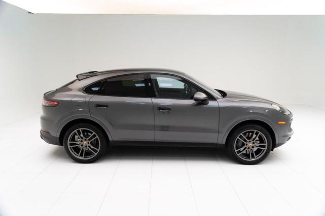 Photo of 2022 Quartzite Grey Metallic Porsche Cayenne