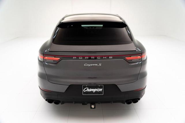 Photo of 2022 Quartzite Grey Metallic Porsche Cayenne