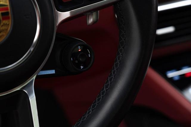Photo of 2022 Quartzite Grey Metallic Porsche Cayenne