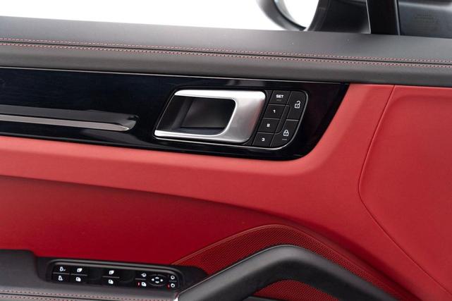 Photo of 2022 Quartzite Grey Metallic Porsche Cayenne