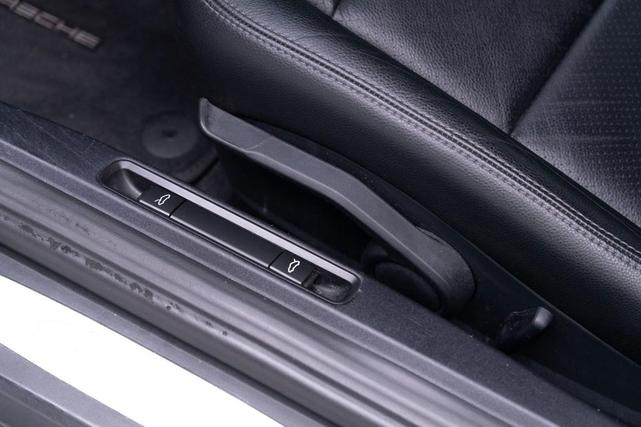 Photo of 2019 GT Silver Metallic Porsche 718 Cayman