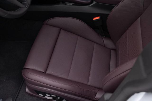Photo of 2025 Ice Grey Metallic Porsche Macan